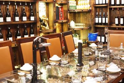 ĐÓN TIẾP KHÁCH QUÝ TẠI PHÒNG VIP CỦA HÀNG DƯƠNG QUÁN ĐÓN TIẾP KHÁCH QUÝ TẠI PHÒNG VIP CỦA HÀNG DƯƠNG QUÁN